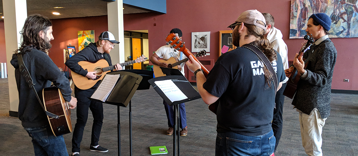 Maker:S,Date:2017-8-11,Ver:6,Lens:Kan03,Act:Lar02,E-Y gutar ensemble playing in Lipinsky Hall