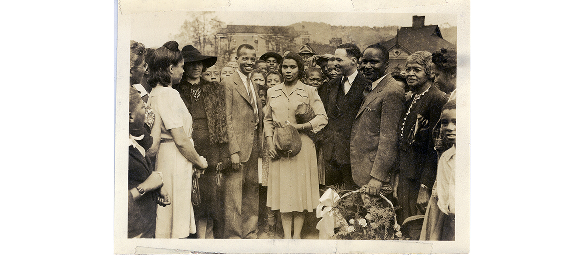 Marian Anderson posed with local people at Stephens-Lee High School in 1945.