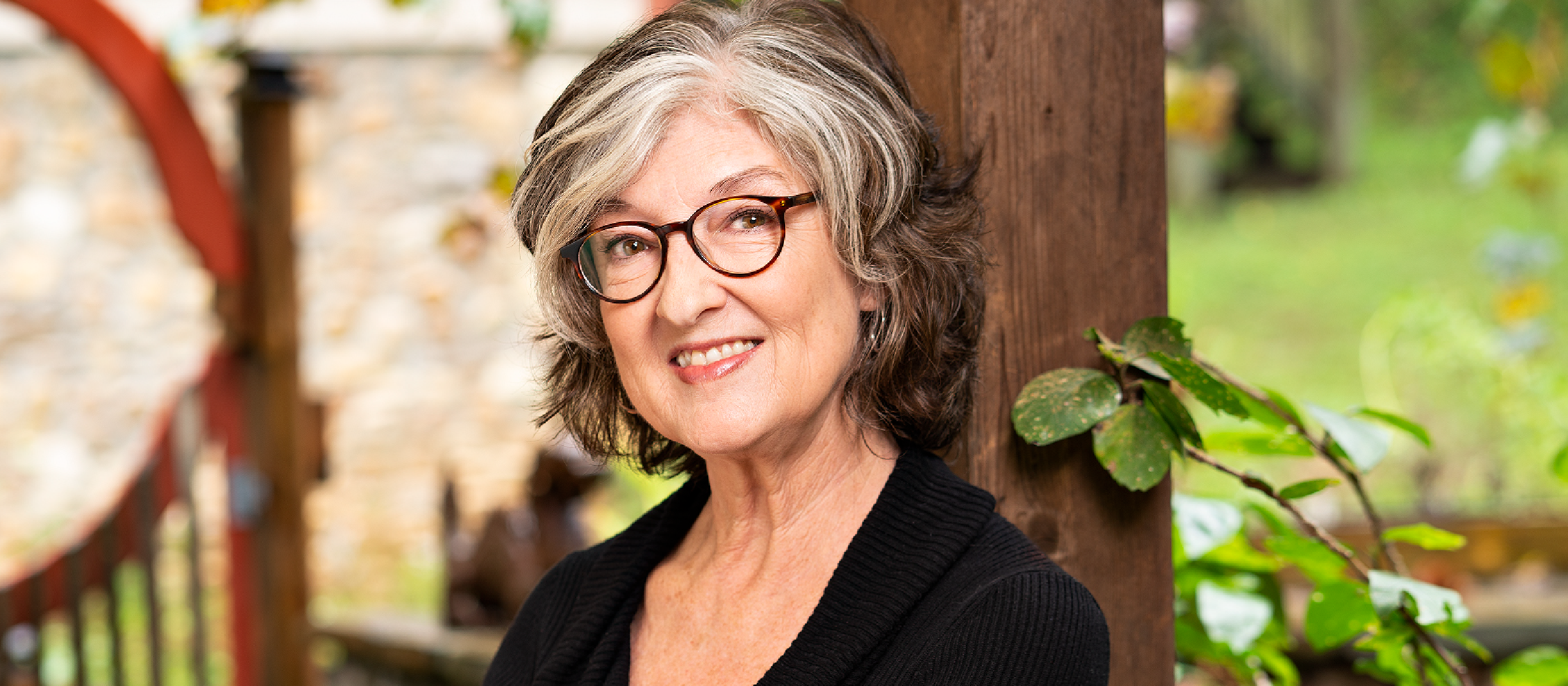 102622 Barbara Kingsolver_social_event-post_1170x512 Barbara Kingsolver headshot