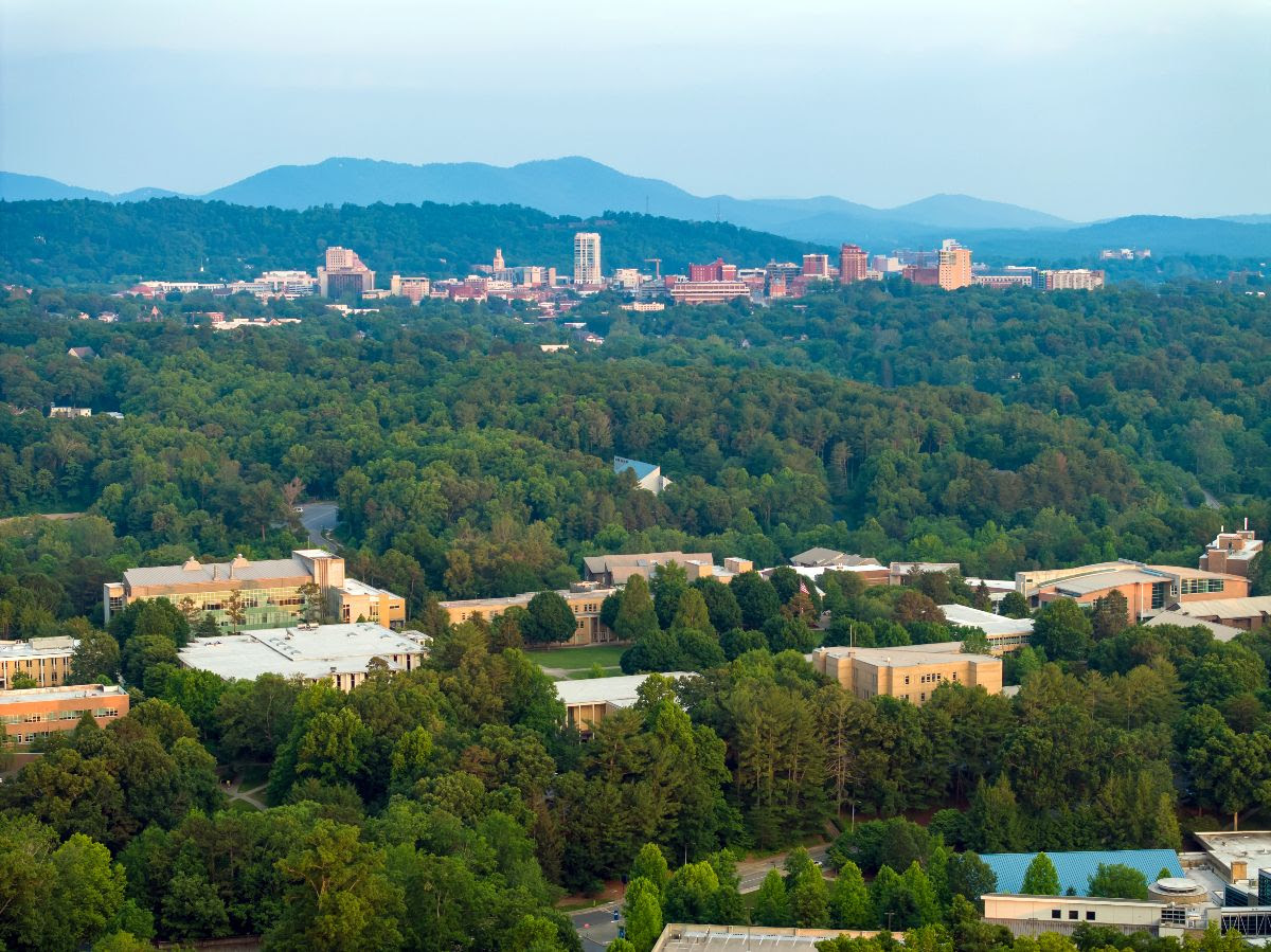 UNC Asheville Featured in The Princeton Review’s “Best 389 Colleges for